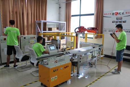 機(jī)電工程學(xué)院統(tǒng)籌推進(jìn)暑期集訓(xùn) 強(qiáng)化技能大賽項(xiàng)目訓(xùn)練與設(shè)備保障
